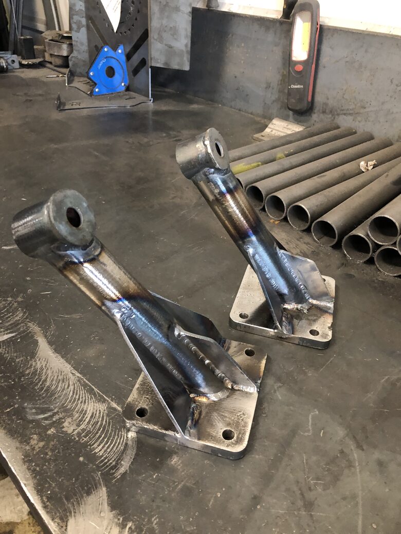 Vidējas sarežģītības detaļu pielāgošana un komplektācija/ Medium Complexity Custom Parts Assembly & Adaptation