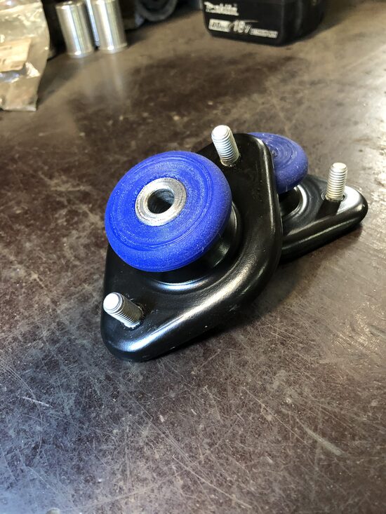 BMW e30/36/46 Rear shock mounts